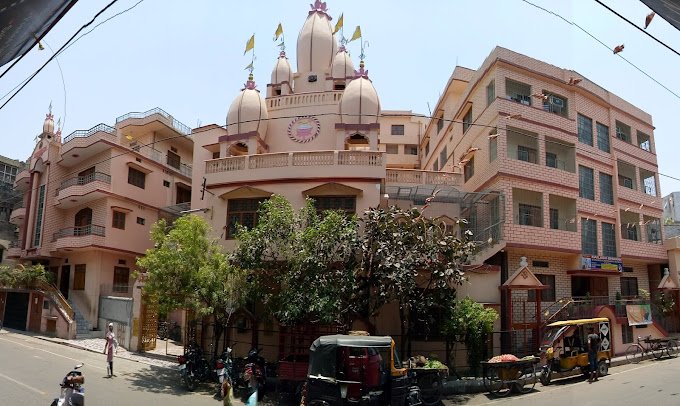 varanasi - shri sanatan gaudiya math (building 1)